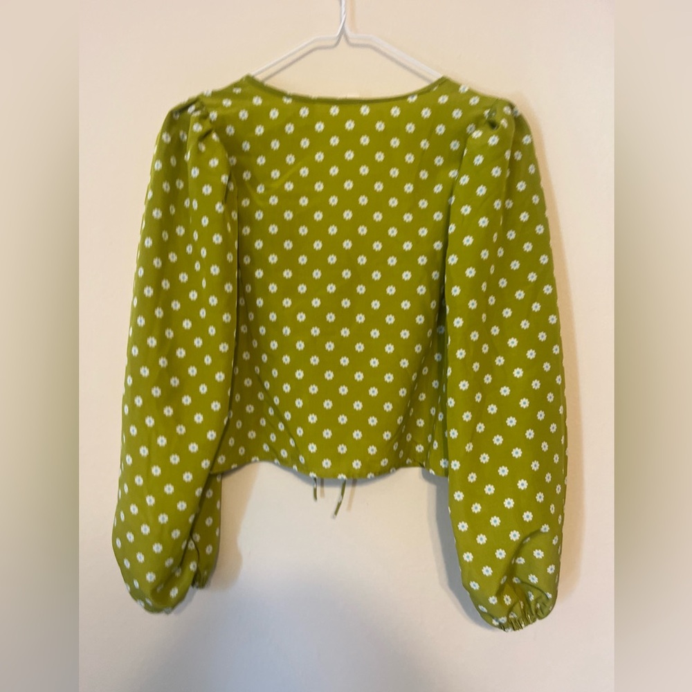 Green Floral Tie Top - Picture 3 of 3